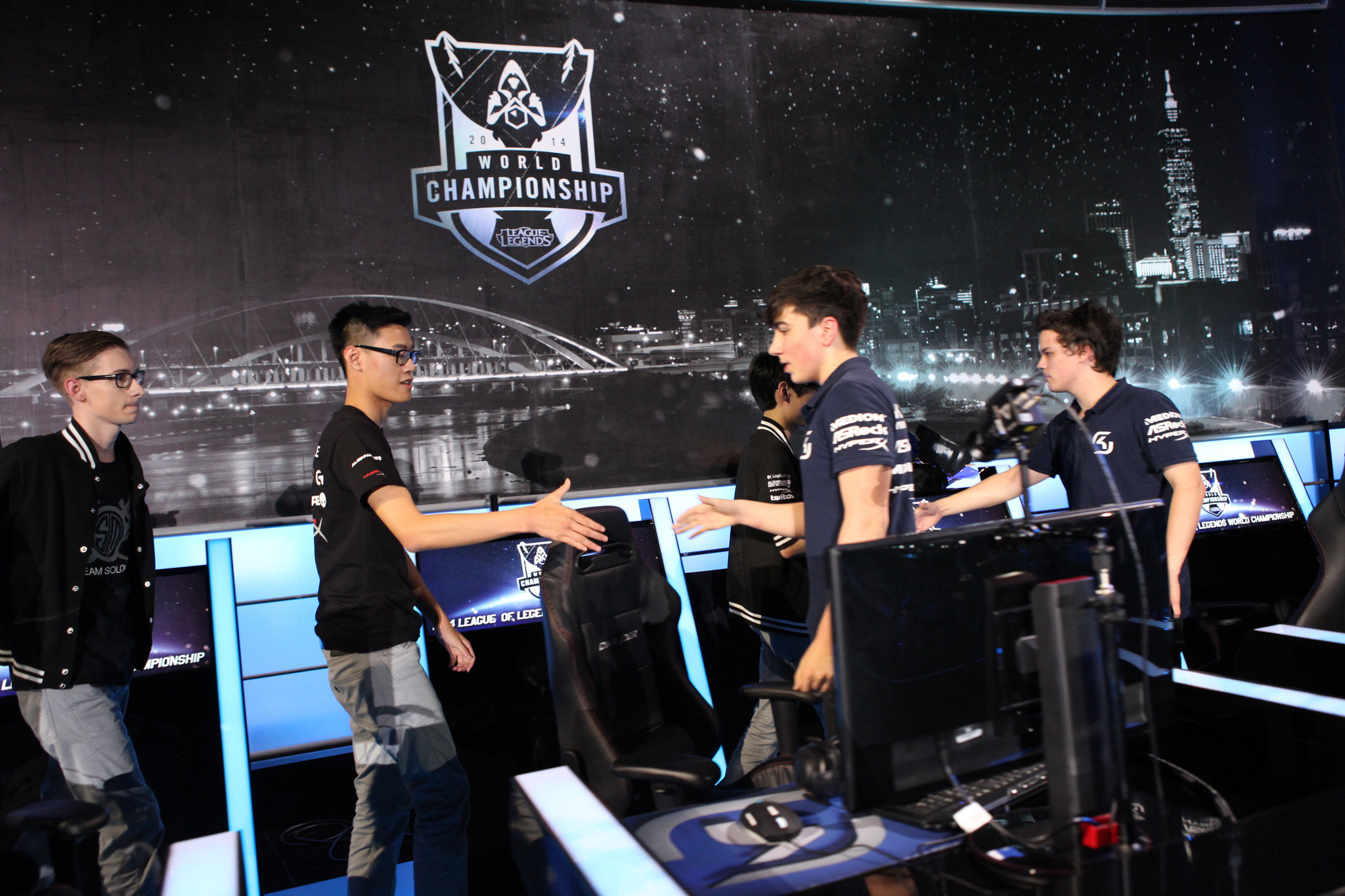 Faker展望世界赛：电竞团队专注战术调整，迎接激烈竞争