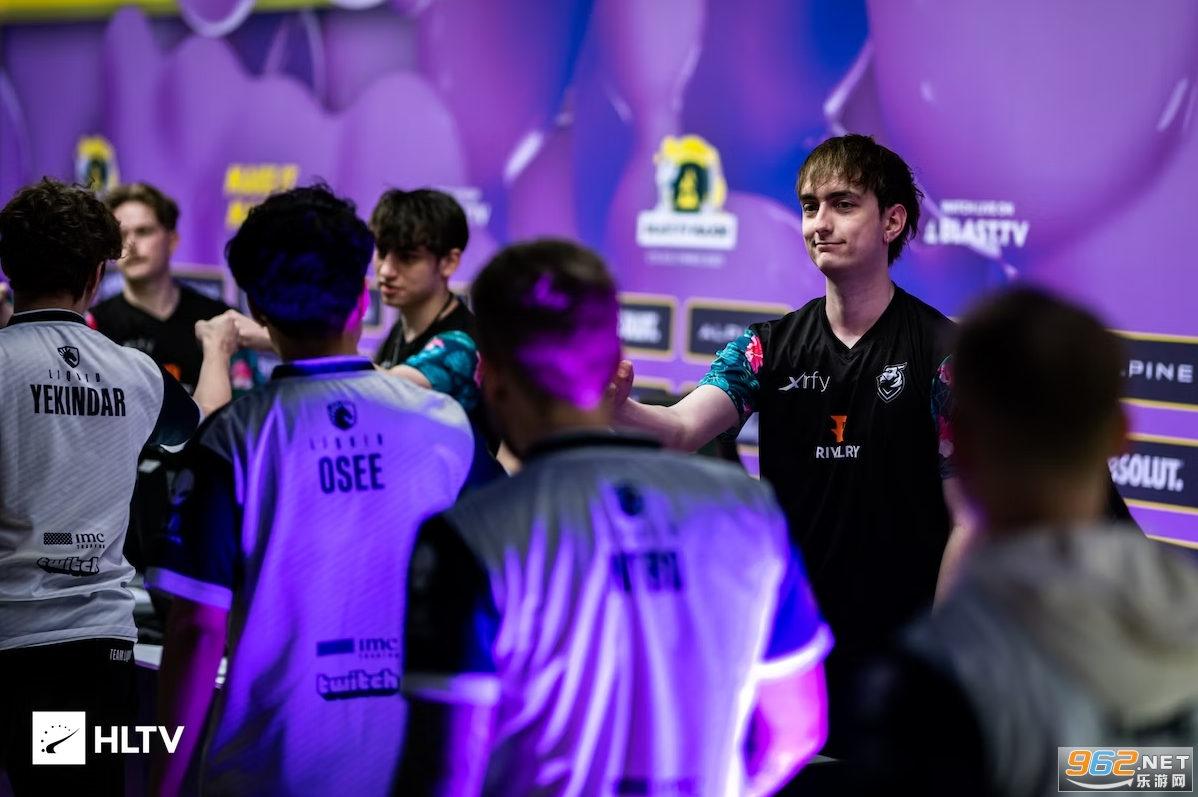 赛事技术升级：2025《无畏契约》全球赛事启用新型战术暂停系统